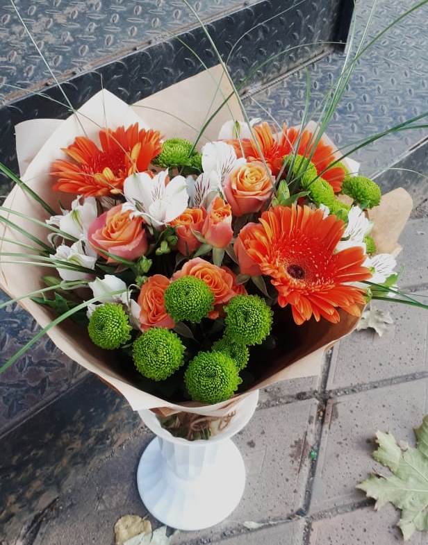 Букет цветов из: Герберы, Хризантемы, Альстромерии и Розы в Заозерном