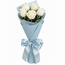Букет 5 Белых роз Проуд в Заозерном