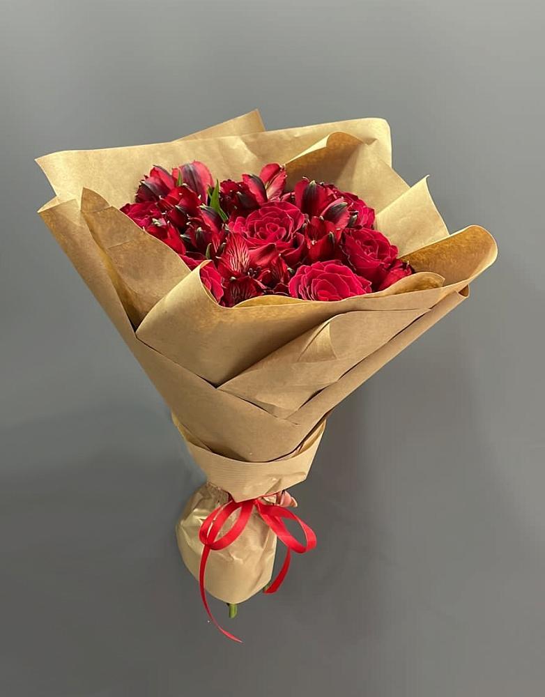 Букет цветов из: Альстромерии и Розы в Заозерном