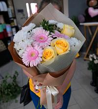 Букет цветов из:  Герберы, Розы и Хризантемы в Заозерном