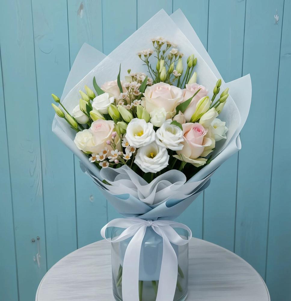 Букет цветов из: Розы и Лизиантусы в Заозерном