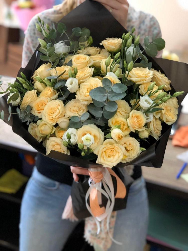 Букет цветов из: Розы и Лизиантусы в Заозерном