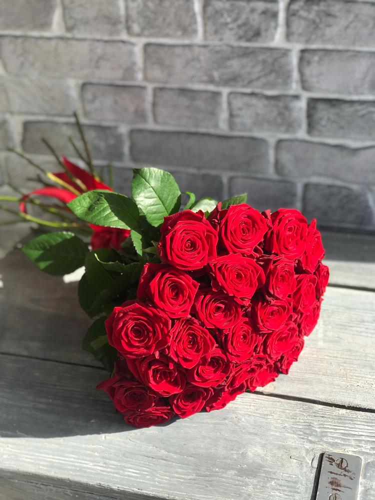 Букет Красные розы Фридом в Заозерном