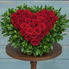 Цветочная композиция из Розы в виде сердца в Заозерном