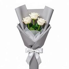 Букет 3 белые розы в Заозерном