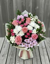 Букет цветов из:  Альстромерии, Гвоздики, Розы и Хризантемы в Заозерном