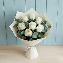 Букет Белые розы в Эвкалипте в Заозерном