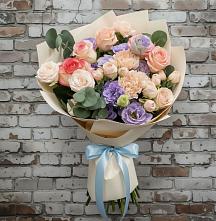 Букет цветов из:  Розы, Лизиантусы и Гвоздики #REPLACE_PRED# Заозерном