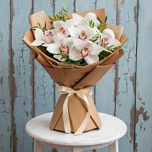 Букет цветов из:  Орхидеи и Розы #REPLACE_PRED# Заозерном